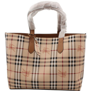 Burberry The Medium Reversible Tote in Haymarket Check and Leather 40496351